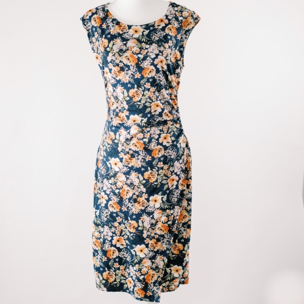 Verse dress in a size Small